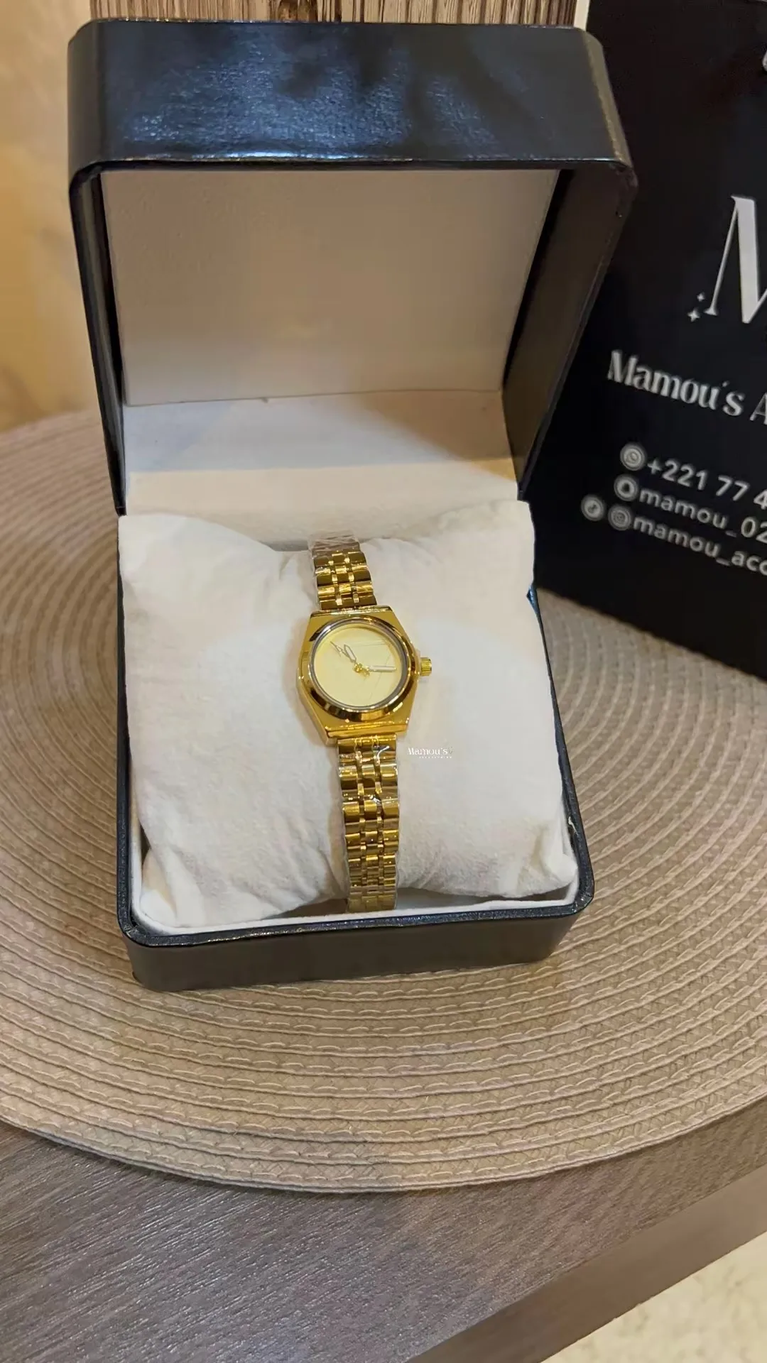 Montre Mayi